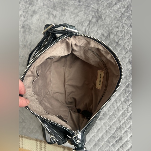 Margot Genuine Leather Black Crossbody Bag Double Zip Minimalist Purse - Picture 7 of 10